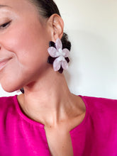 Load image into Gallery viewer, Maxi flower Earrings
