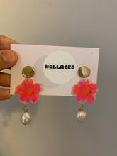 Load image into Gallery viewer, Pink flower earring with pearl
