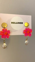 Load and play video in Gallery viewer, Pink flower earring with pearl
