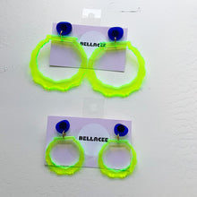 Load image into Gallery viewer, Color Block Hoop Earrings
