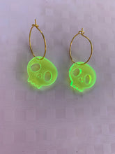 Load image into Gallery viewer, Fluorescent green skull earrings
